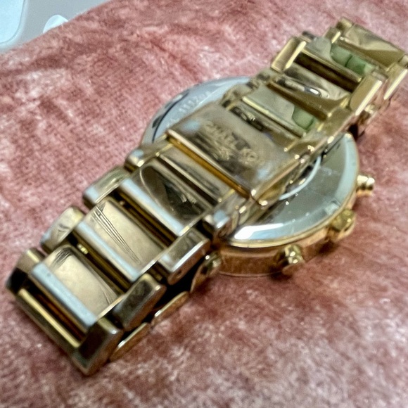 Michael Kors Rose Gold Watch - Picture 4 of 6